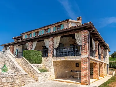 Villa für 10 Personen (243 m²) in Sveti Lovreč Pazenatički 5/10