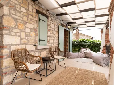 Villa für 8 Personen (180 m²) in Sveti Lovreč Pazenatički 7/10
