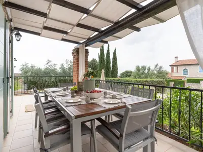 Villa für 8 Personen (180 m²) in Sveti Lovreč Pazenatički 9/10
