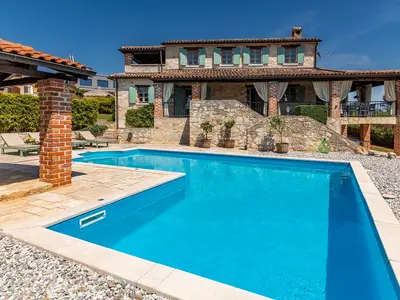 Villa für 10 Personen (243 m²) in Sveti Lovreč Pazenatički 8/10