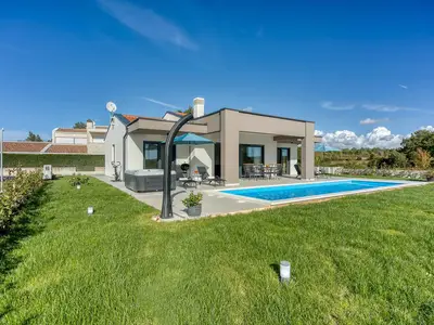 Villa für 4 Personen (120 m²) in Sveti Lovreč 3/10