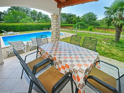 Villa für 6 Personen (115 m²) in Sveti Lovreč 3/10
