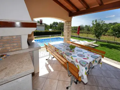 Villa für 6 Personen (140 m²) in Sveti Lovreč 2/10