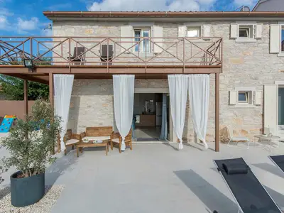 Villa für 8 Personen (135 m²) in Sveti Lovreč Pazenatički 6/10