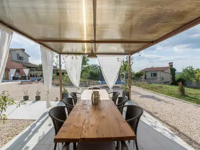 Villa für 8 Personen (135 m²) in Sveti Lovreč Pazenatički 9/10