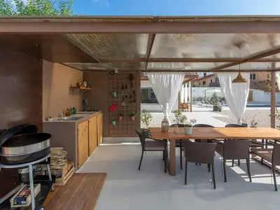 Villa für 8 Personen (135 m²) in Sveti Lovreč Pazenatički 10/10