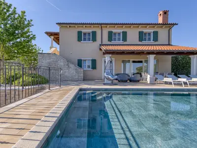 Villa für 8 Personen (150 m²) in Sveti Lovreč Pazenatički 4/10