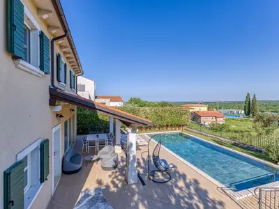Villa für 8 Personen (150 m²) in Sveti Lovreč Pazenatički 5/10