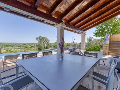 Villa für 8 Personen (150 m²) in Sveti Lovreč Pazenatički 7/10