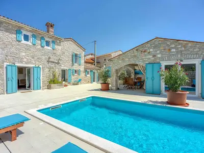 Villa für 6 Personen (200 m²) in Sveti Lovreč Pazenatički 1/10