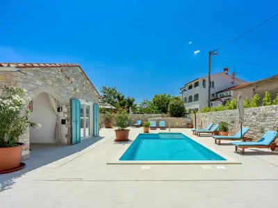 Villa für 6 Personen (200 m²) in Sveti Lovreč Pazenatički 5/10