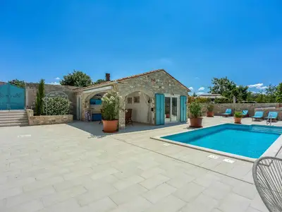 Villa für 6 Personen (200 m²) in Sveti Lovreč Pazenatički 7/10