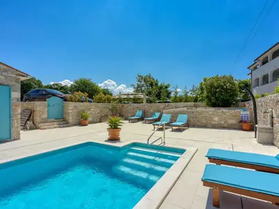 Villa für 6 Personen (200 m²) in Sveti Lovreč Pazenatički 9/10