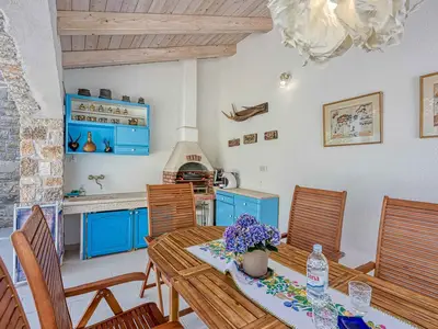 Villa für 6 Personen (200 m²) in Sveti Lovreč Pazenatički 10/10