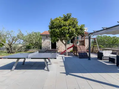 Villa für 10 Personen (240 m²) in Sveti Lovreč Pazenatički 10/10