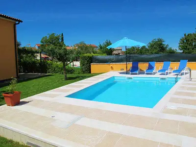 Villa für 6 Personen (90 m²) in Sveti Petar U Sumi 3/10