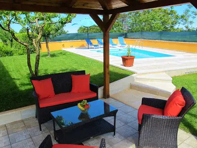 Villa für 6 Personen (90 m²) in Sveti Petar U Sumi 6/10