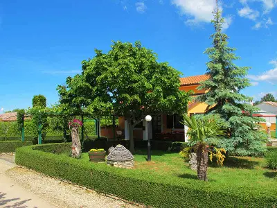 Villa für 6 Personen (90 m²) in Sveti Petar U Sumi 8/10