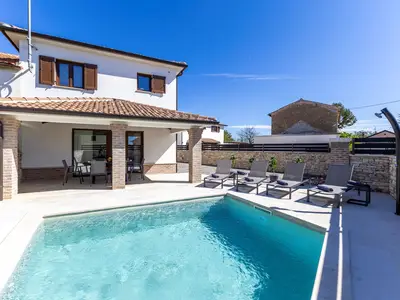 Villa für 6 Personen (130 m²) in Sveti Petar U Sumi 2/10
