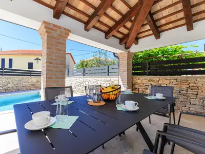 Villa für 6 Personen (130 m²) in Sveti Petar U Sumi 4/10