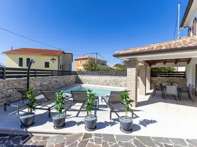 Villa für 6 Personen (130 m²) in Sveti Petar U Sumi 6/10