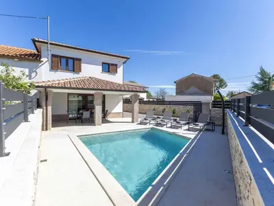 Villa für 6 Personen (130 m²) in Sveti Petar u Šumi 2/10