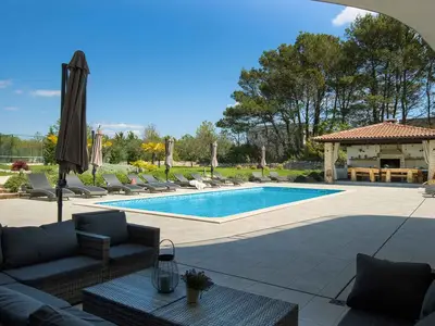 Villa für 14 Personen (500 m²) in Svetvinčenat 7/10