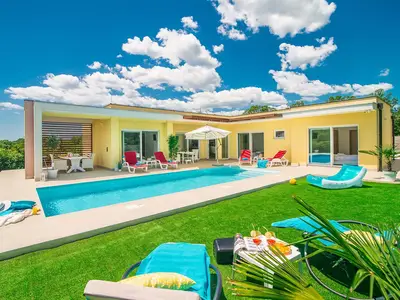 Villa für 6 Personen (180 m²) in Svetvinčenat 2/10