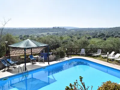 PoolOfHouse
