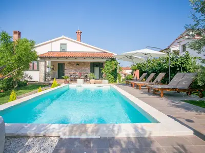 Villa für 6 Personen (119 m²) in Tar 2/10