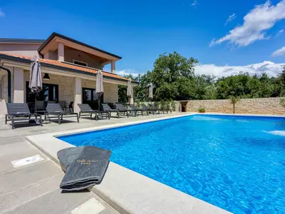 Villa für 8 Personen (240 m²) in Tar 3/10