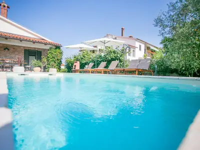 Villa für 6 Personen (119 m²) in Tar 4/10