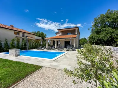 Villa für 8 Personen (240 m²) in Tar 9/10