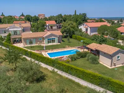 Villa für 10 Personen (380 m²) in Tar 4/10