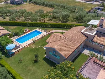 Villa für 10 Personen (380 m²) in Tar 5/10