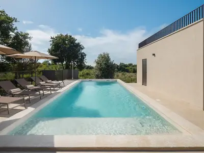 PoolOfHouse