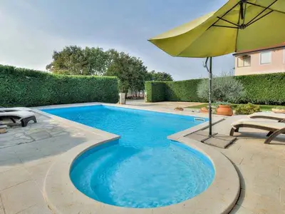Villa für 6 Personen (110 m²) in Tar 6/10