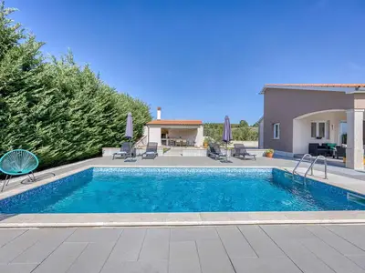 Villa für 6 Personen (151 m²) in Tinjan 3/10