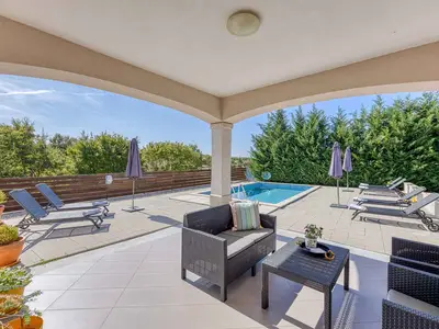 Villa für 6 Personen (151 m²) in Tinjan 4/10