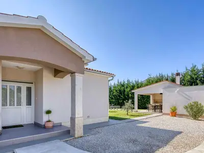 Villa für 6 Personen (151 m²) in Tinjan 6/10