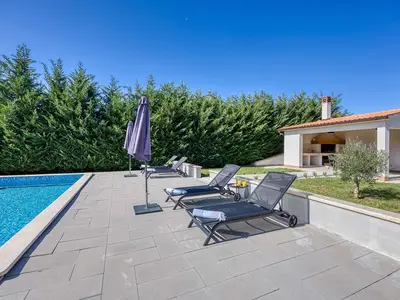 Villa für 6 Personen (151 m²) in Tinjan 7/10