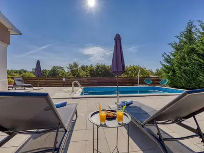 Villa für 6 Personen (151 m²) in Tinjan 8/10