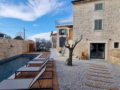 Villa für 8 Personen (200 m²) in Tinjan 8/10