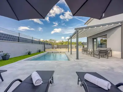 Villa für 4 Personen (70 m²) in Tinjan 8/10