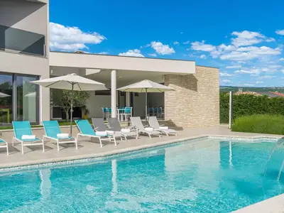 Villa für 8 Personen (360 m²) in Tinjan 2/10