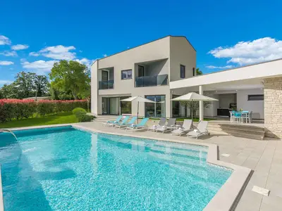 Villa für 8 Personen (360 m²) in Tinjan 6/10