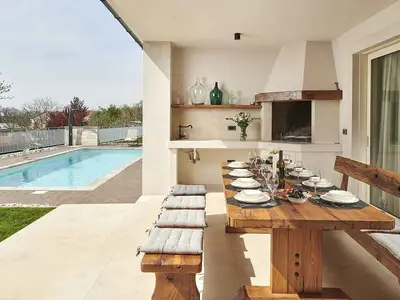 Villa für 8 Personen (240 m²) in Tinjan 3/10