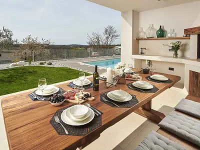 Villa für 8 Personen (240 m²) in Tinjan 4/10