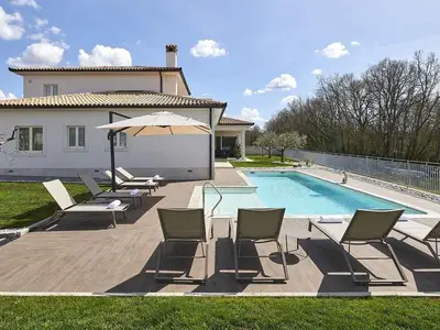 Villa für 8 Personen (240 m²) in Tinjan 5/10