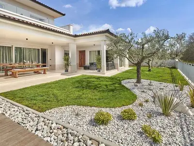 Villa für 8 Personen (240 m²) in Tinjan 9/10